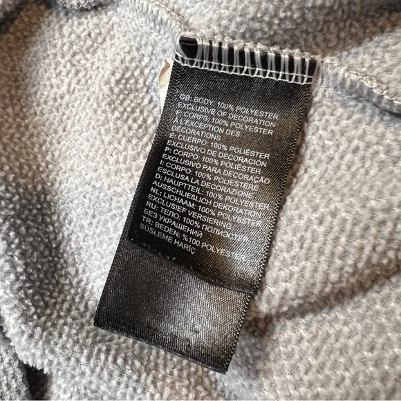 The North Face Men's Textured Cap Rock Quarter Zip Fleece Pullover in Light Grey - Picture 5 of 5